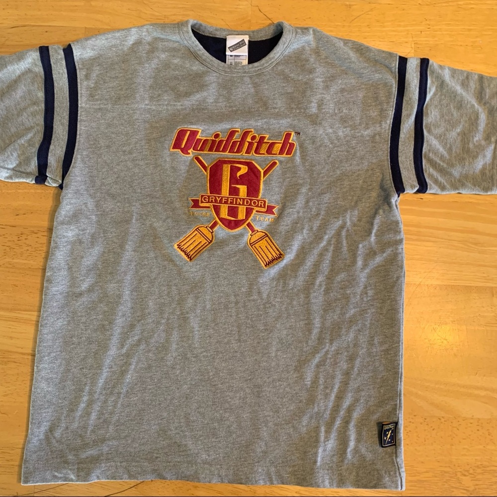 Harry Potter Sz M Gryffindor Gray Quidditch Shirt